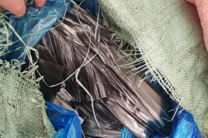 碳纤维破碎：粘刀的问题如何避免？