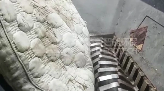 废旧床垫破碎处置
