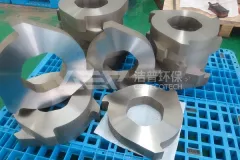 严抓质量！洁普环保专业定制破碎设备零部件