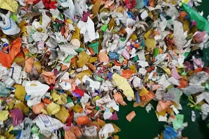 大型塑料破碎机如何调整粒径大小