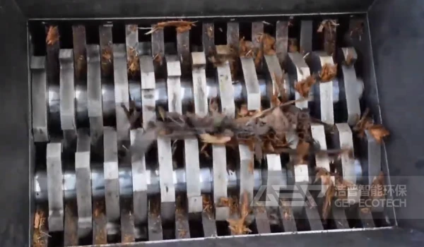 哪种撕碎机适合用来破碎桉树皮？