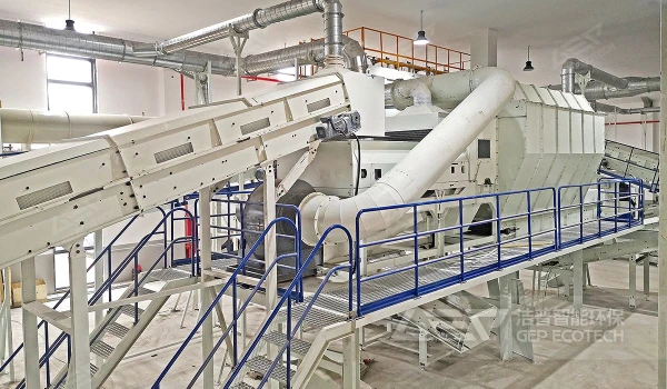 新型垃圾风选机：双辊联动，创新风选