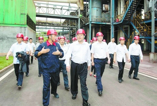 张德江在湖南检查固体废物污染环境防治法实施情况