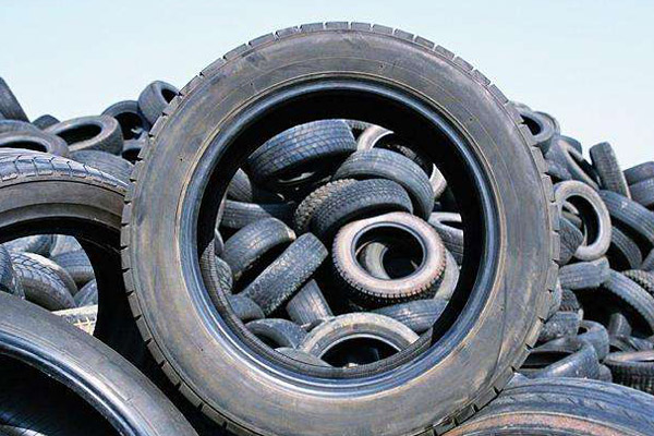 智能轮胎破碎生产线，每小时可“消灭”10吨废轮胎