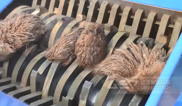 油棕壳破碎做燃料怎么选择撕碎机？