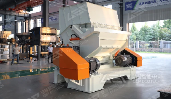 单轴细碎机为什么会使用双电机驱动呢？