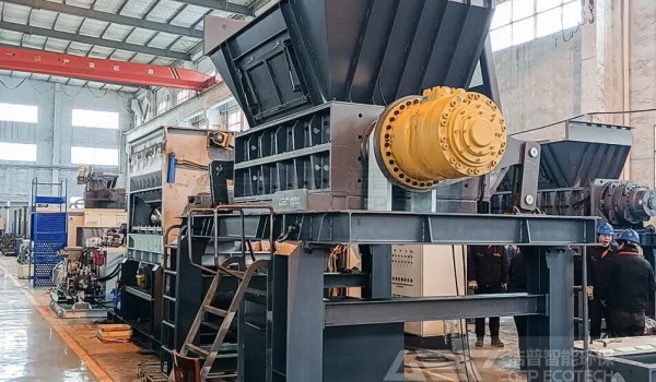 生物质气化破碎机用什么设备？