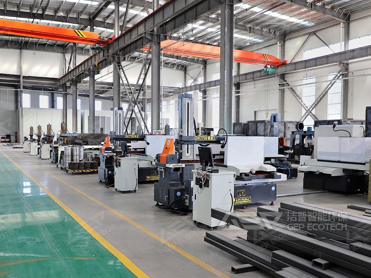 洁普垃圾撕碎机厂家车间