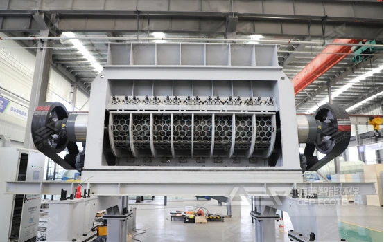 单轴撕碎机：工业固废资源化的“灵活处理专家”