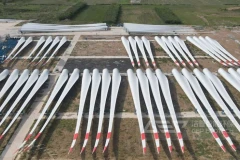 废弃风电叶片如何“重生”？揭秘风电垃圾回收再利用工艺及设备