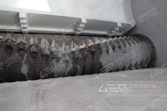 单轴撕碎机在处理塑料机头料应用中的优势