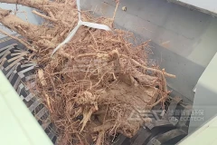 大树根破碎难处理？洁普双轴撕碎机一台搞定粗破+细破！